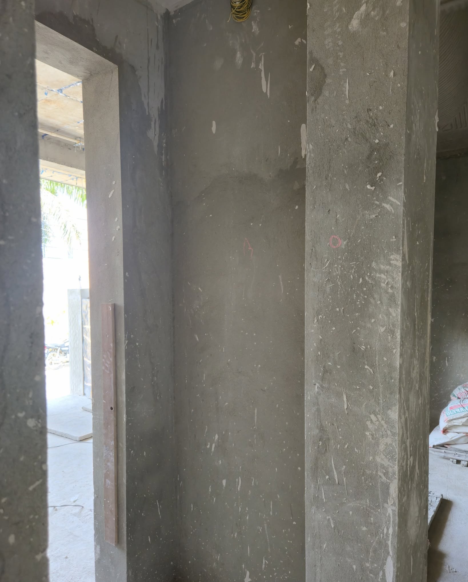 𝑪𝒍𝒊𝒆𝒏𝒕:“I want to use stone here, but how will it look?”
𝐔𝐬: “Let’s show you.”
Using AI visualization, we transformed their double-height wall into a stunning stone-clad feature — even before the work begins.
𝐍𝐨 𝐠𝐮𝐞𝐬𝐬𝐰𝐨𝐫𝐤. 𝐉𝐮𝐬𝐭 𝐜𝐨𝐧𝐟𝐢𝐝𝐞𝐧𝐜𝐞.